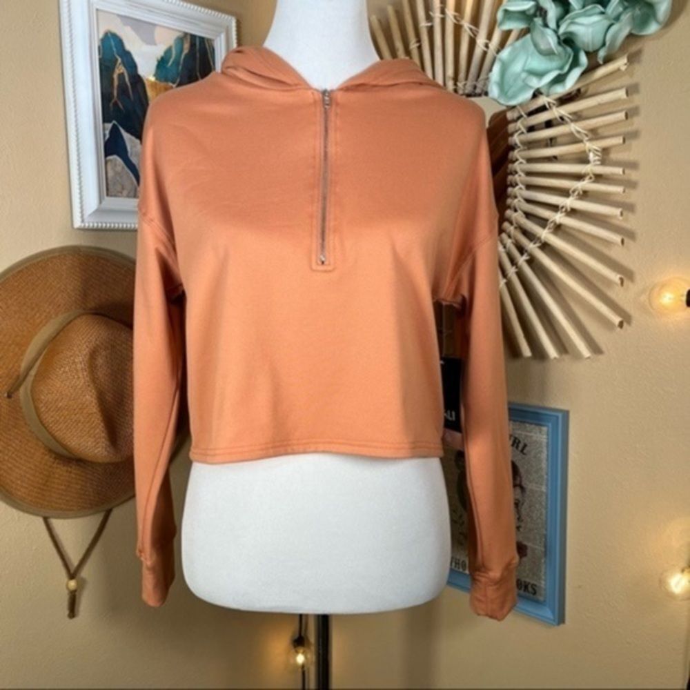 CALI SPORTSWEAR Cropped Yoga Short Pullover Hoodie Sweatshirt Medium